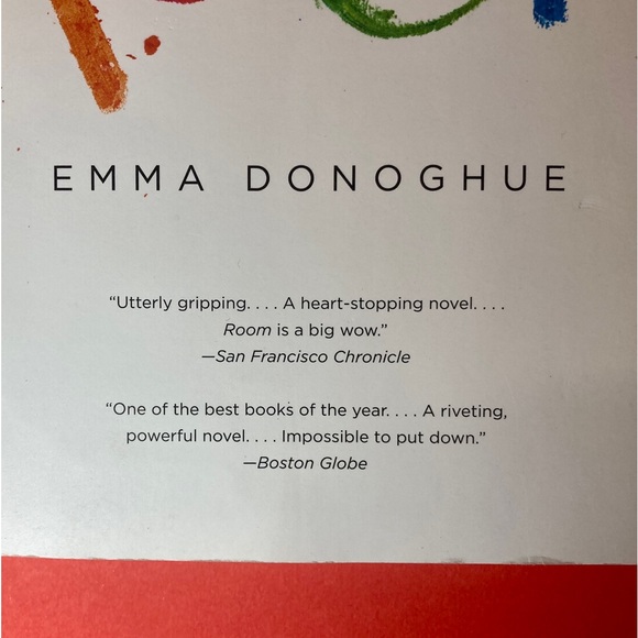 Room A Novel By Emma Donoghue Softcover Book 321 Pages - Picture 4 of 16